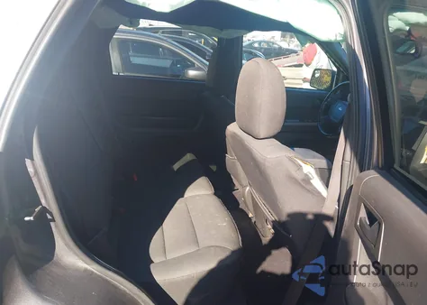 2011 Ford Escape Xlt z USA, uszkodzony, nr VIN 1FMCU0D78BKB35044